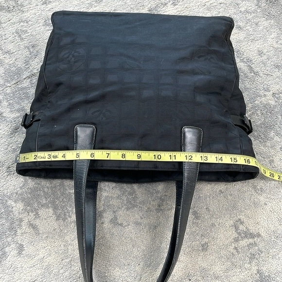 Chanel Travel Line Canvas Leather Tote Bag GM Black Side Buckles Zip Top - Picture 7 of 17